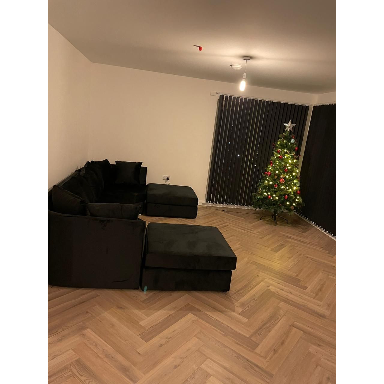 U-Shape Ashton Chesterfield Sofa – Black Plush Velvet 5 Seater Sofa